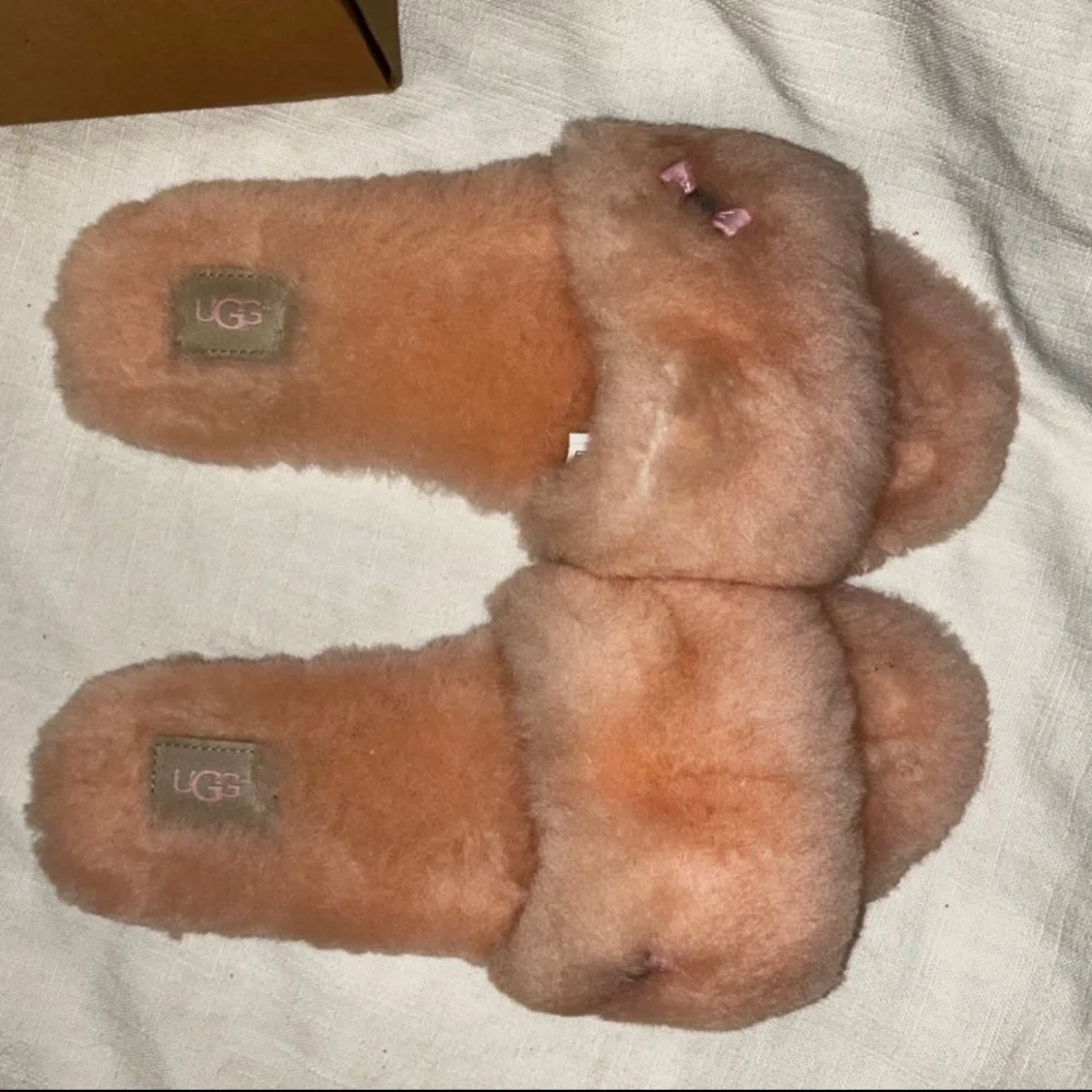 Pink ugg slipper - Picture 2 of 3